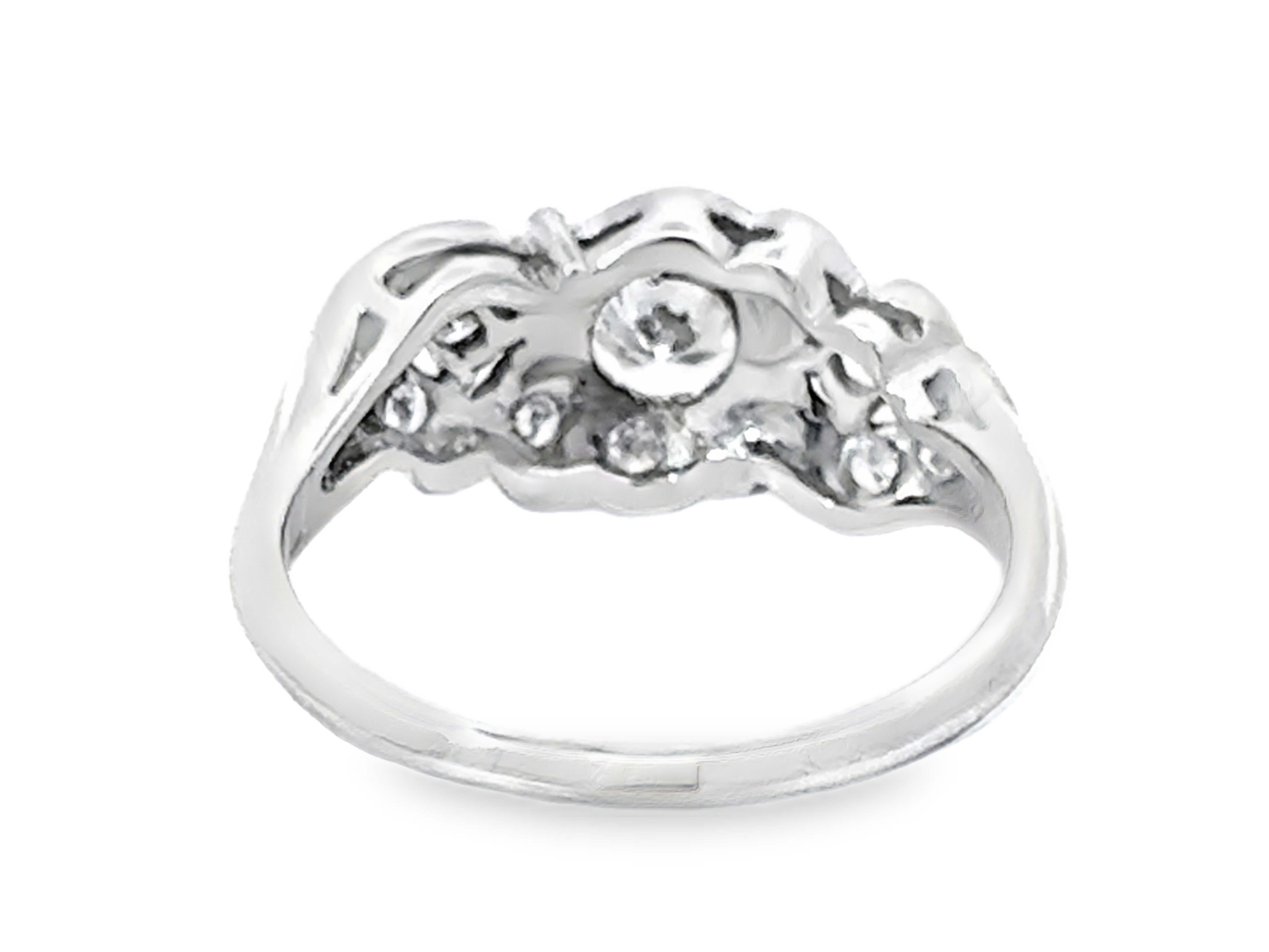 Anello a fascia con diamante tondo Brilliante Art Deco in oro bianco 14K in vendita 1