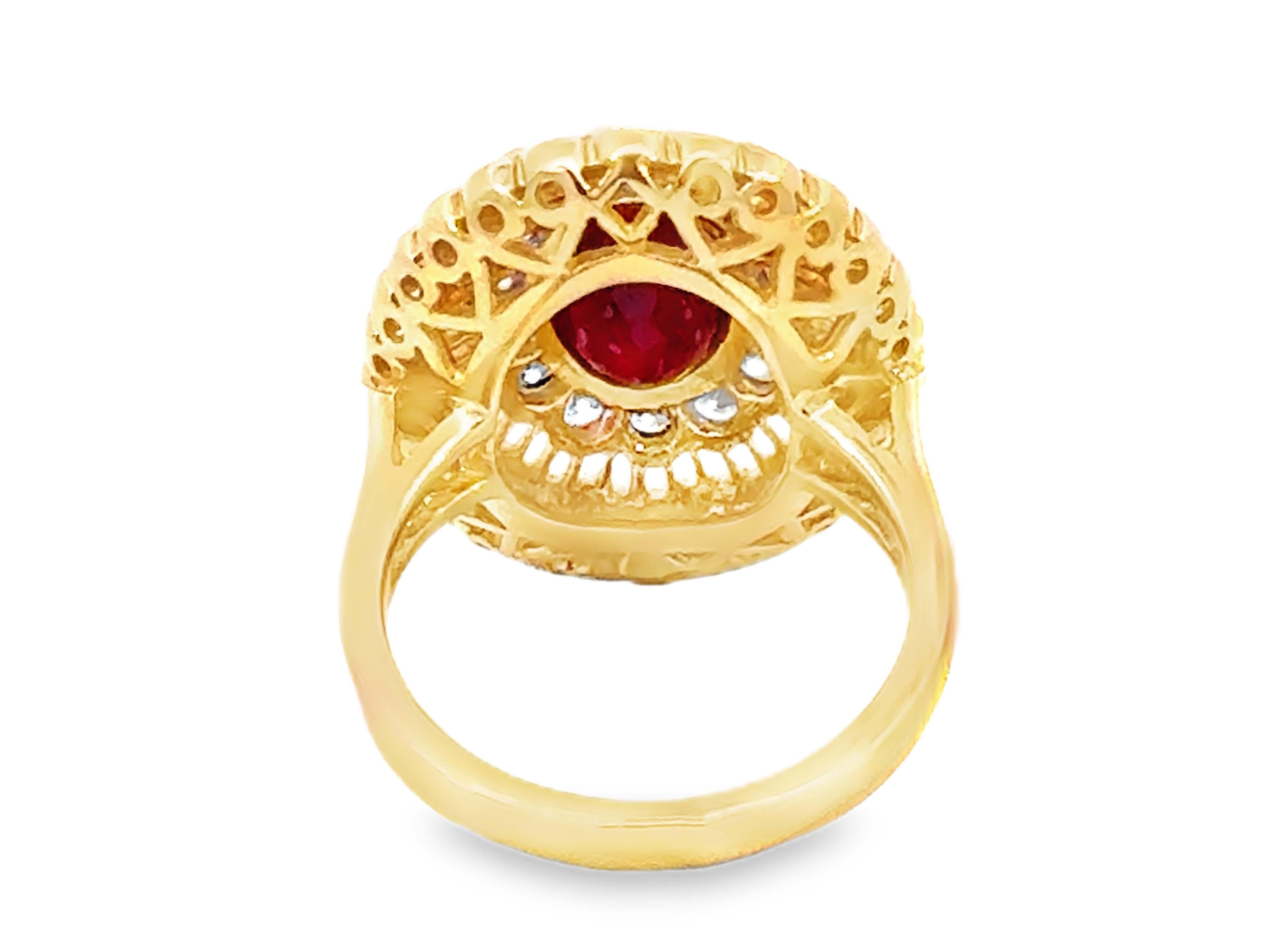 Bague ovale en or jaune 10k à double diamant et rubis rouge en vente 1
