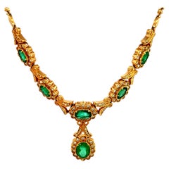 Collar Effy con diamantes en forma de óvalo esmeralda colgantes, de oro amarillo de 14k