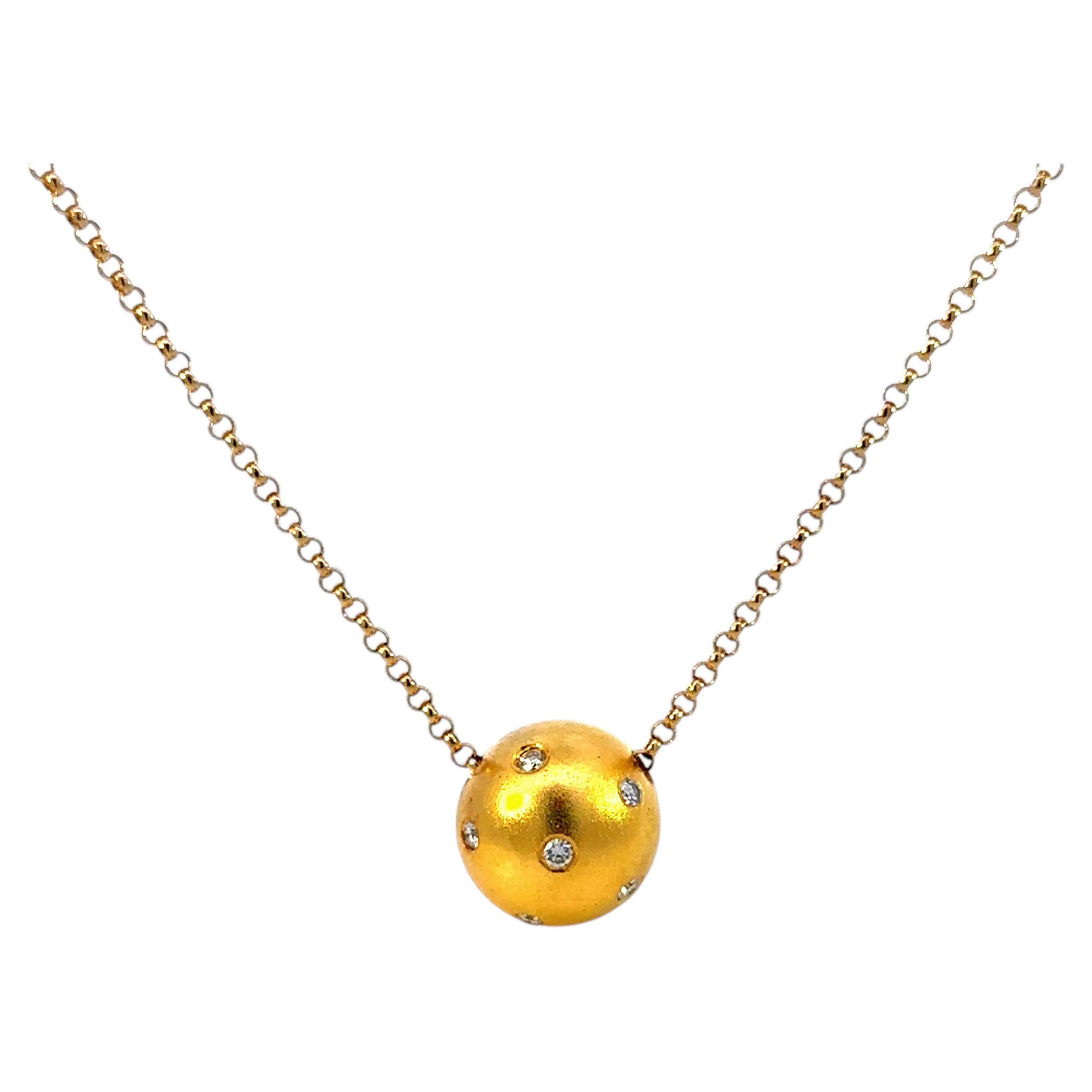 Collar con colgante de diamante en forma de bola, de oro amarillo de 18k en venta