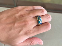 Anello a cupola con intarsio in composito di opale, oro giallo 14k