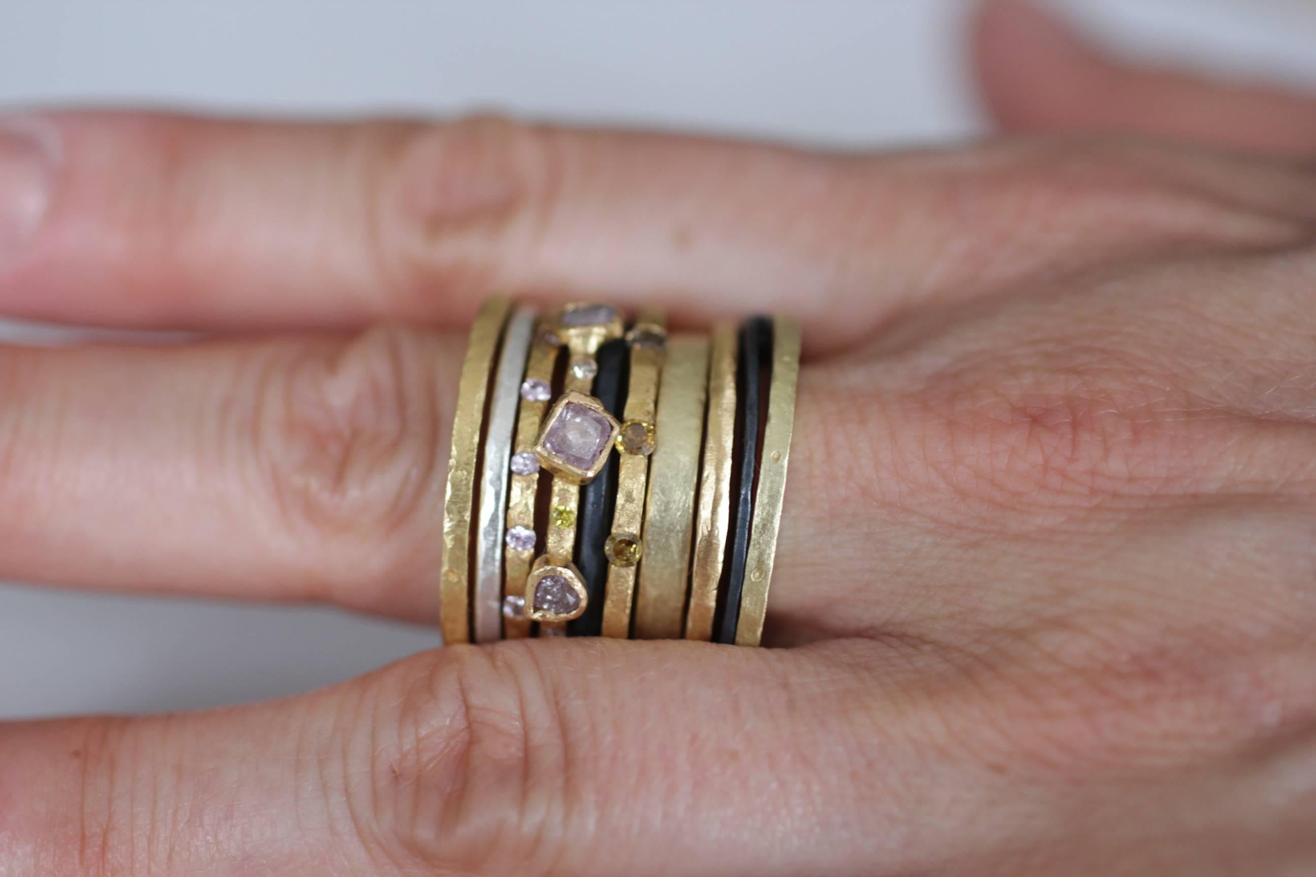 Anillo de Boda de Oro de 18 Kilates Apilado Contemporáneo Unisex Hombre en venta 7