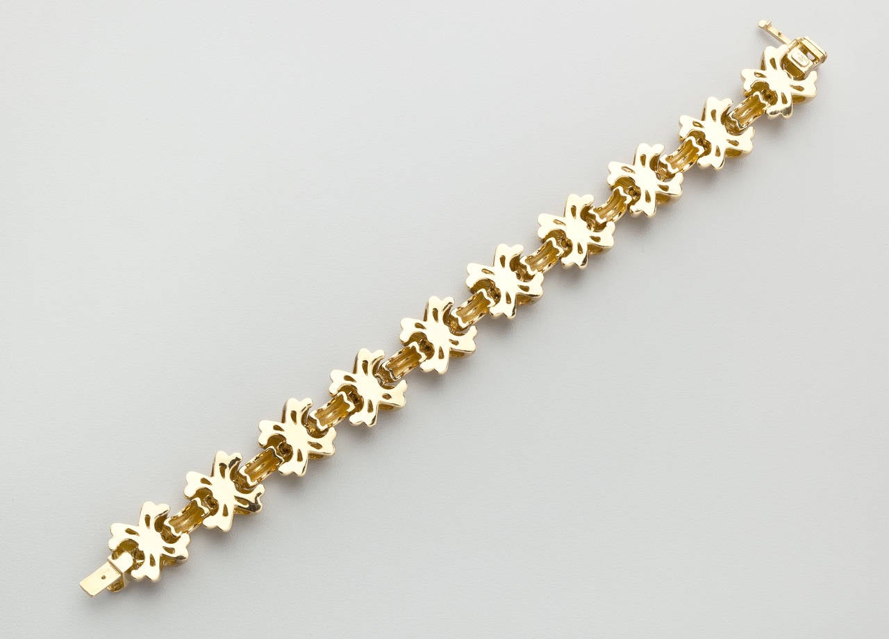 Modern Tiffany & Co. Gold Kisses Bracelet For Sale