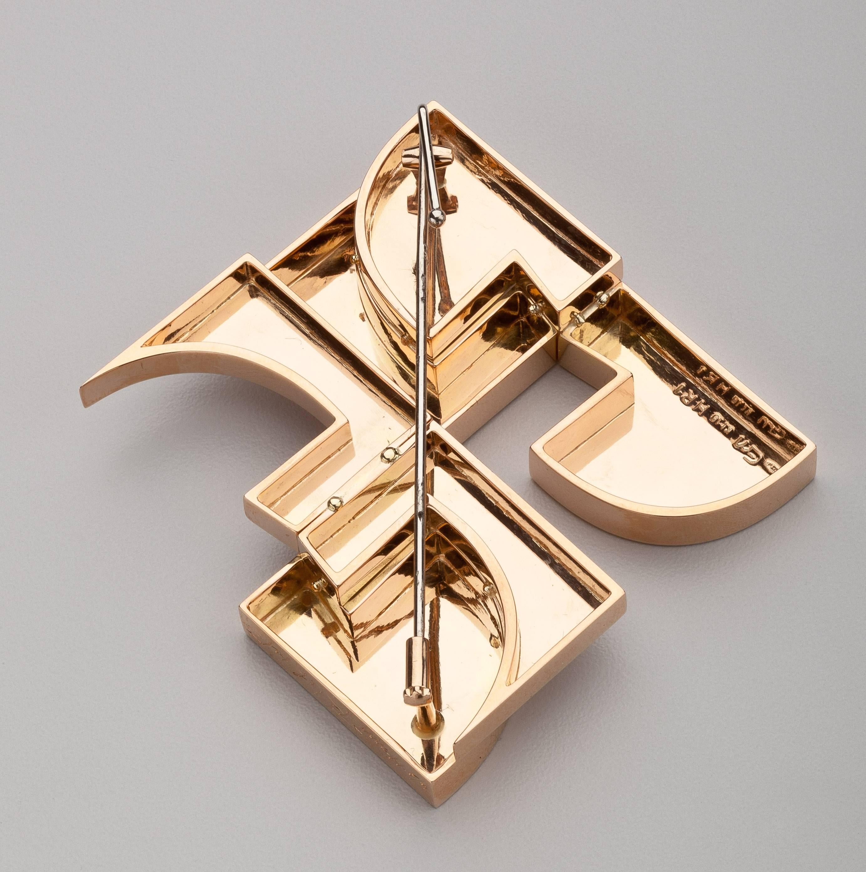 1971 Hans Richter Abstract Gold Pendant Brooch In Excellent Condition For Sale In New York, NY