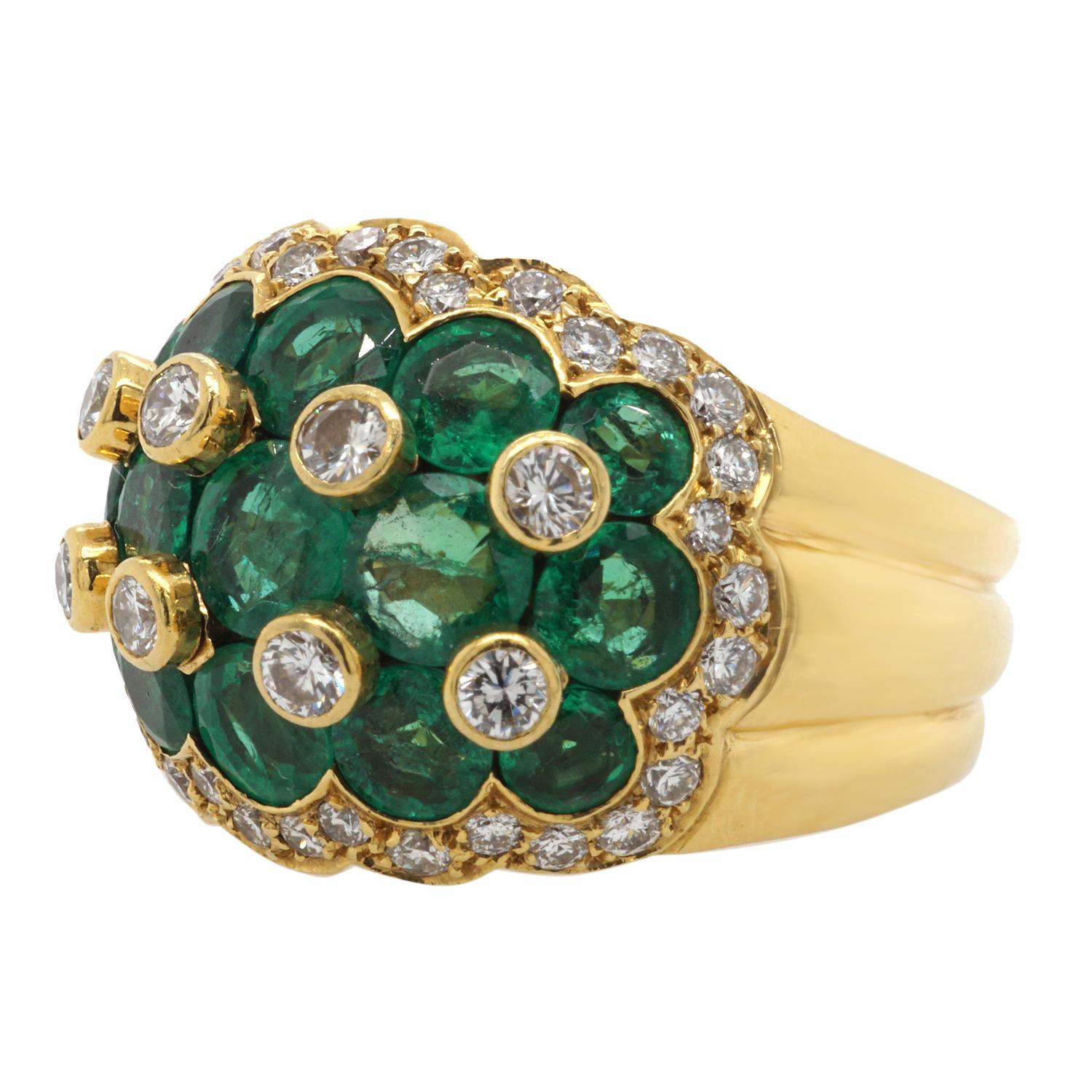 Van Cleef & Arpels Emerald Diamond 18 Karat Gold Ring In Excellent Condition In New York, NY