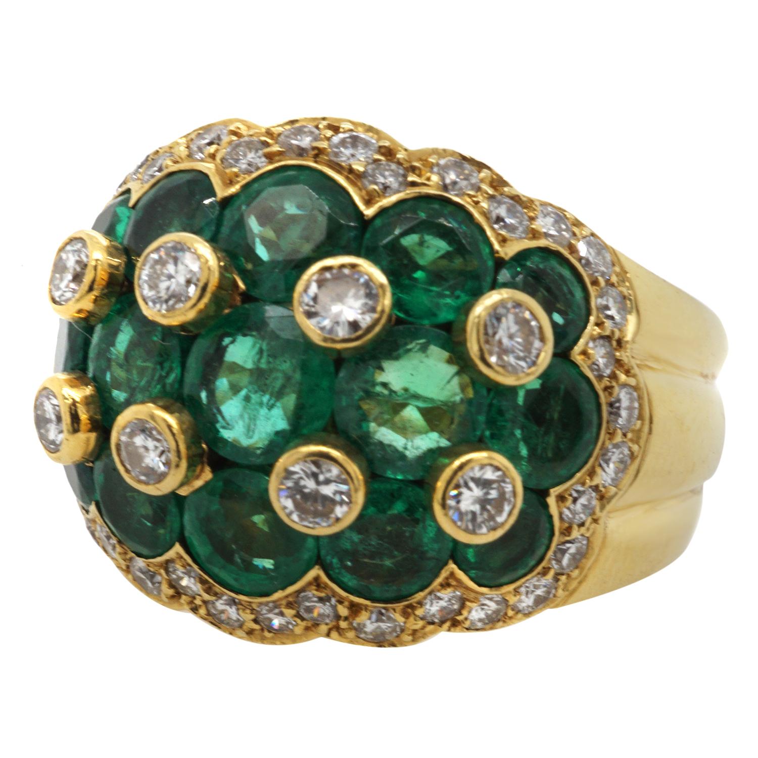 Women's Van Cleef & Arpels Emerald Diamond 18 Karat Gold Ring