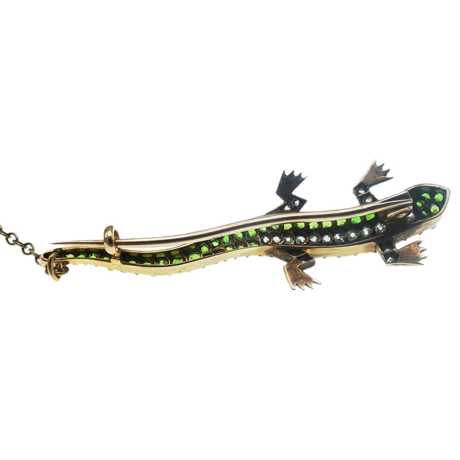 Victorian Demantoid Garnet and Diamond Lizard Gold Brooch In Excellent Condition For Sale In New York, NY