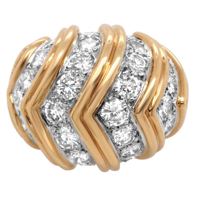  18  Karat  Diamond  Gold  Ring  For Sale at 1stdibs