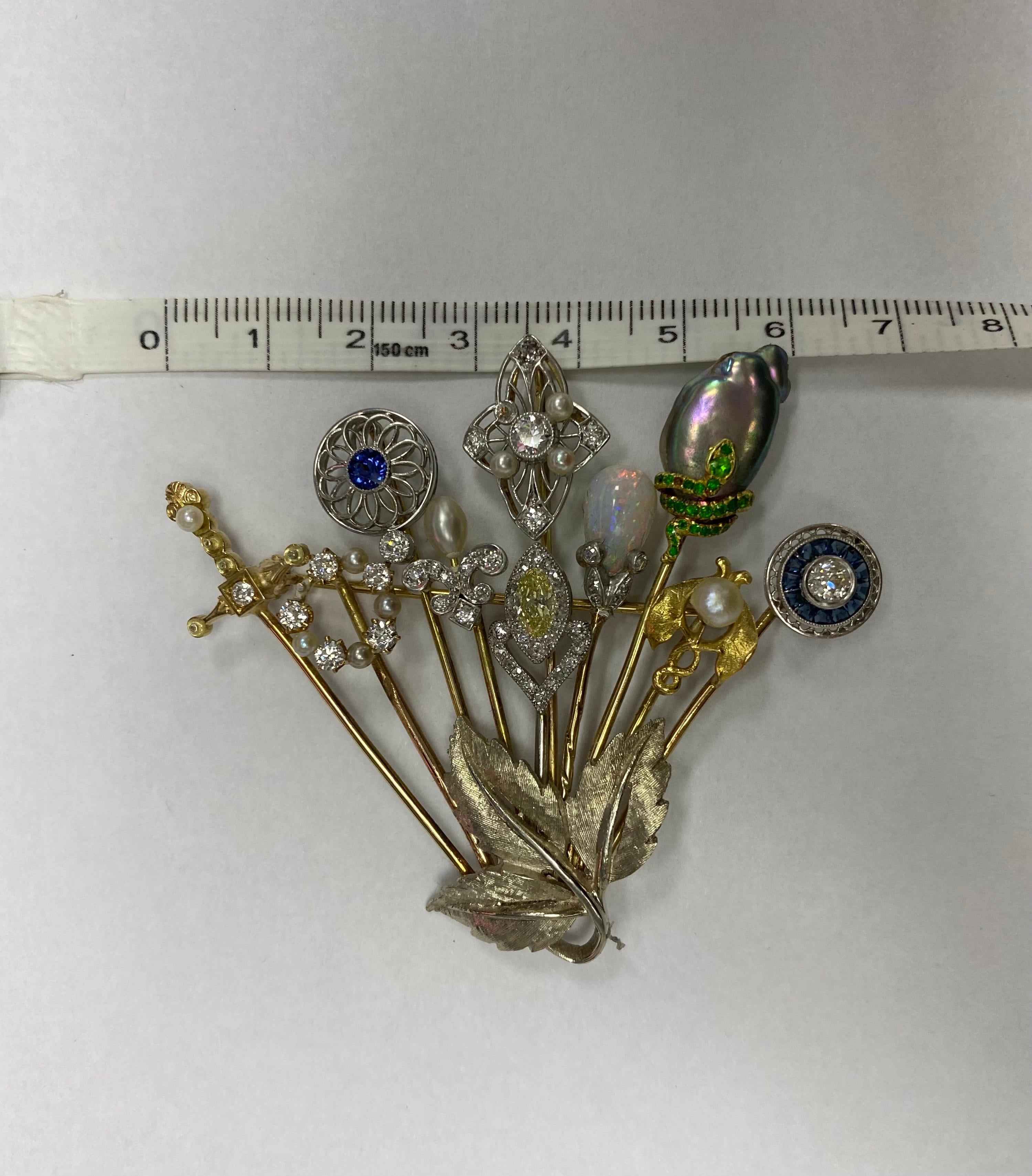Gold, Platinum, Colored Diamond and Gem-Set Stick-Pin Brooch In Excellent Condition In New York, NY