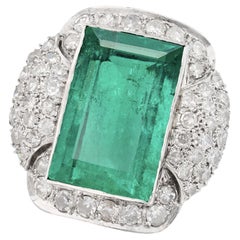 Exquisite Emerald and Diamond Ring