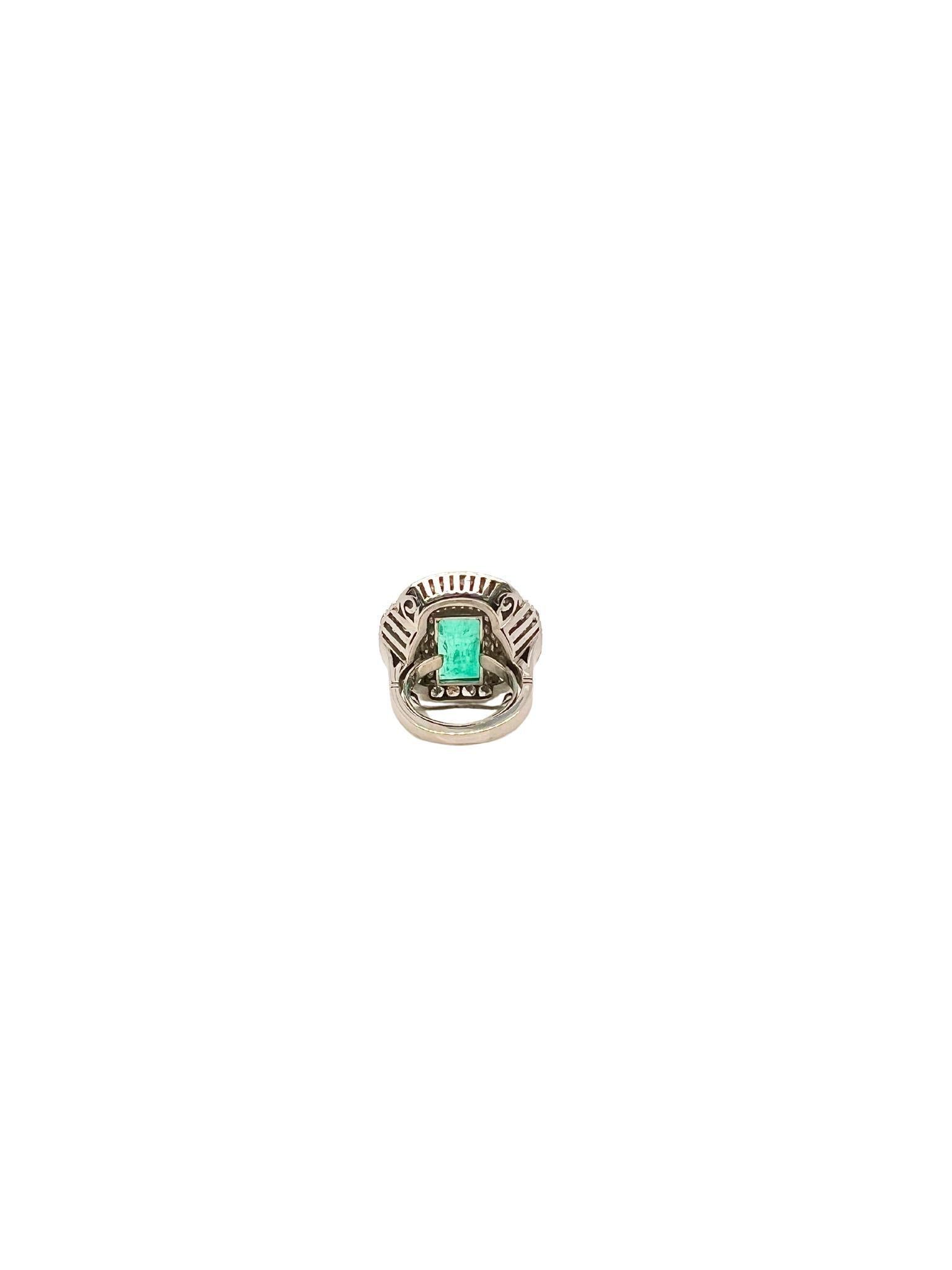 Squisito anello con smeraldo e diamante In condizioni ottime in vendita a New York, NY