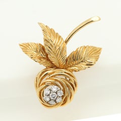 Van Cleef & Arpels 1960s Diamond Gold Flower Brooch Vintage