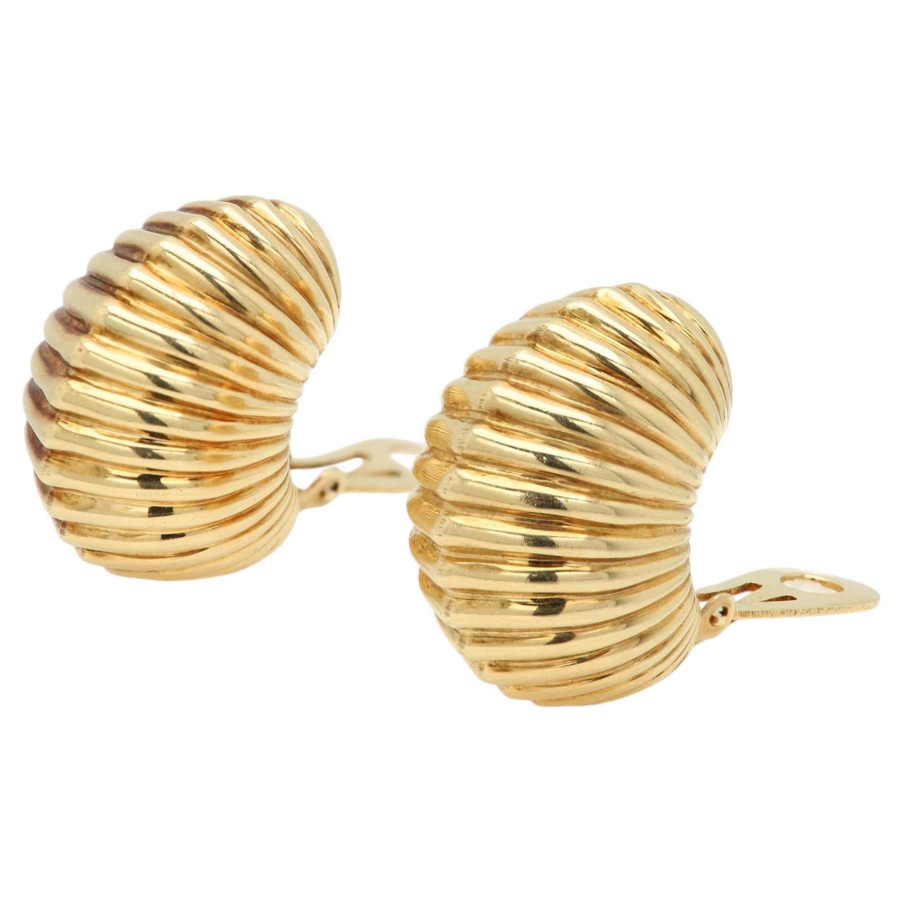 Vintage 14k Gold Earring Clip on's Puffed Shell Design