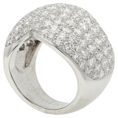 Bague en diamants Van Cleef & Arpels, pavé de diamants en grappe, style « dôme »