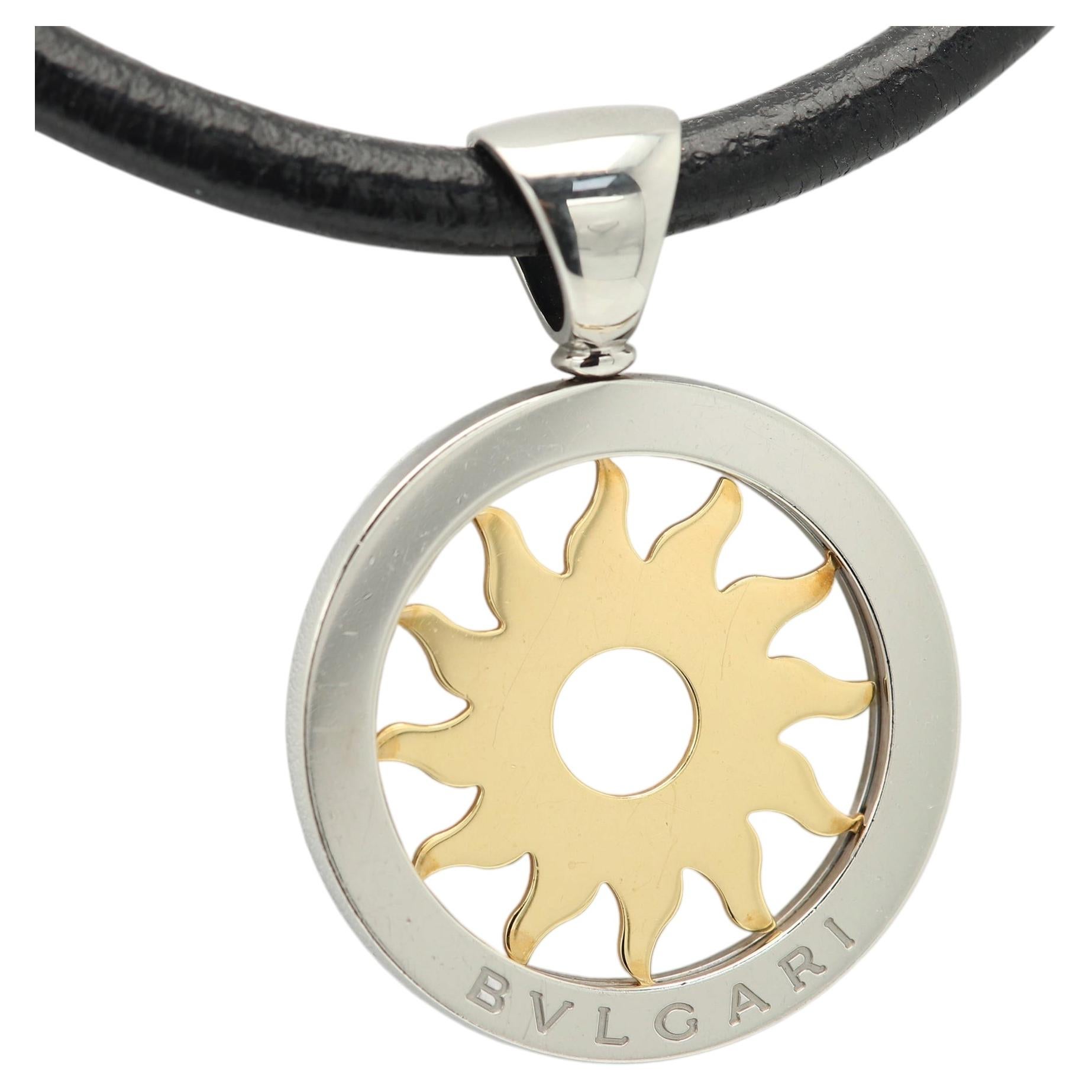 Collar con cordón y colgante «Sun» de Bulgari Tondo, en oro de 18k y acero