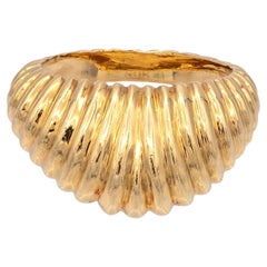 Anillo vintage de Tiffany & Co. de oro amarillo de 14K, con forma abombada y acanalado
