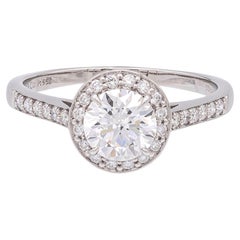 Tiffany & Co. Anello di fidanzamento con diamante Soleste rotondo centrale da 0,97 carati in platino DVS1