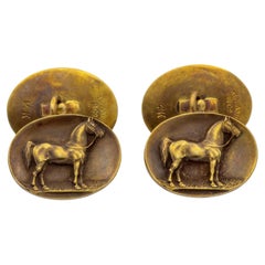 Boutons de manchette anciens Tiffany & Co. en or 14 carats, représentant un cheval en relief, vers 1910