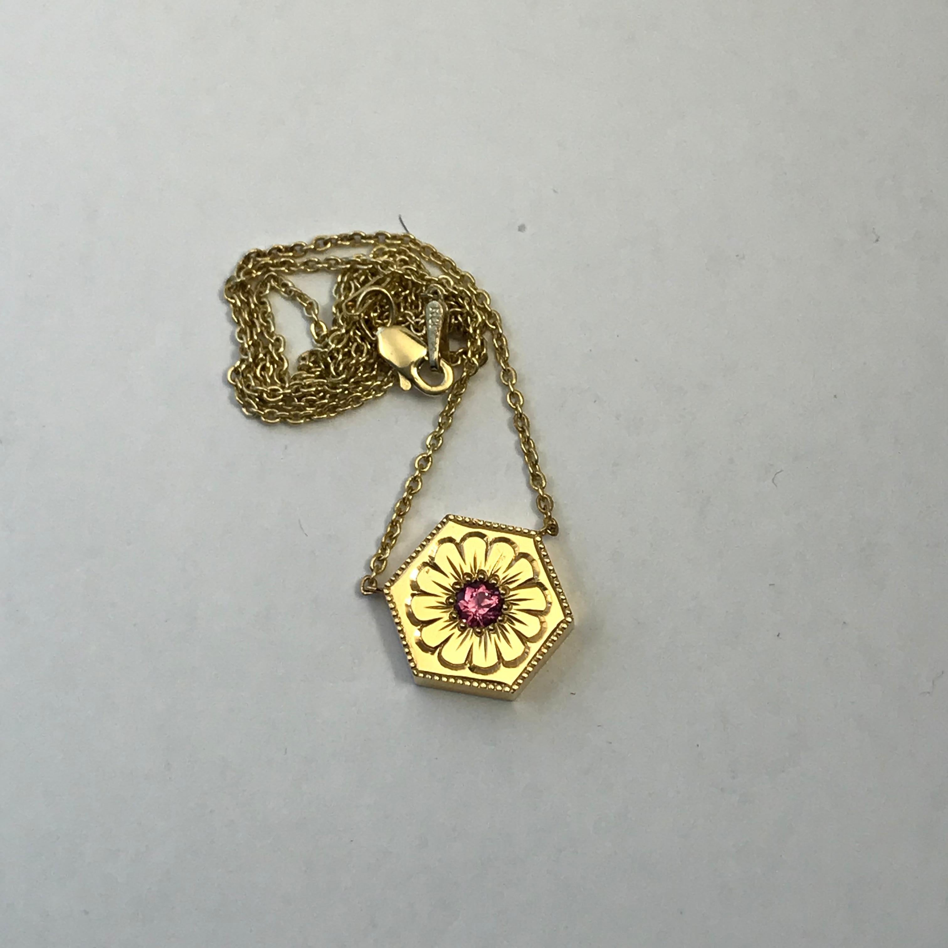 Hexagon Necklace in 14 Karat Gold and Gems-Sapphire For Sale 2