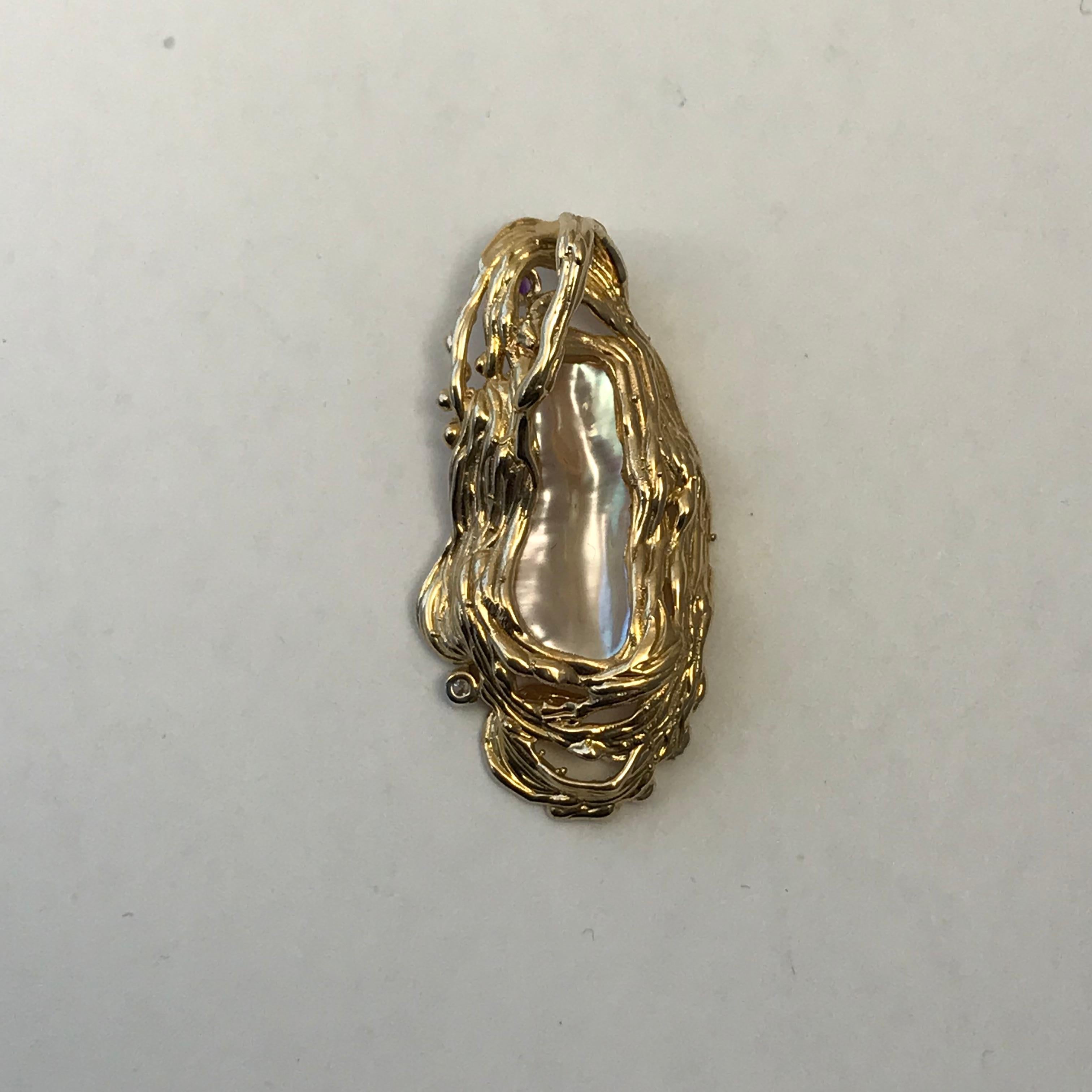 Women's or Men's Biwa Pearl Pendant Set in 14 Karat Yellow Gold and Diamonds For Sale