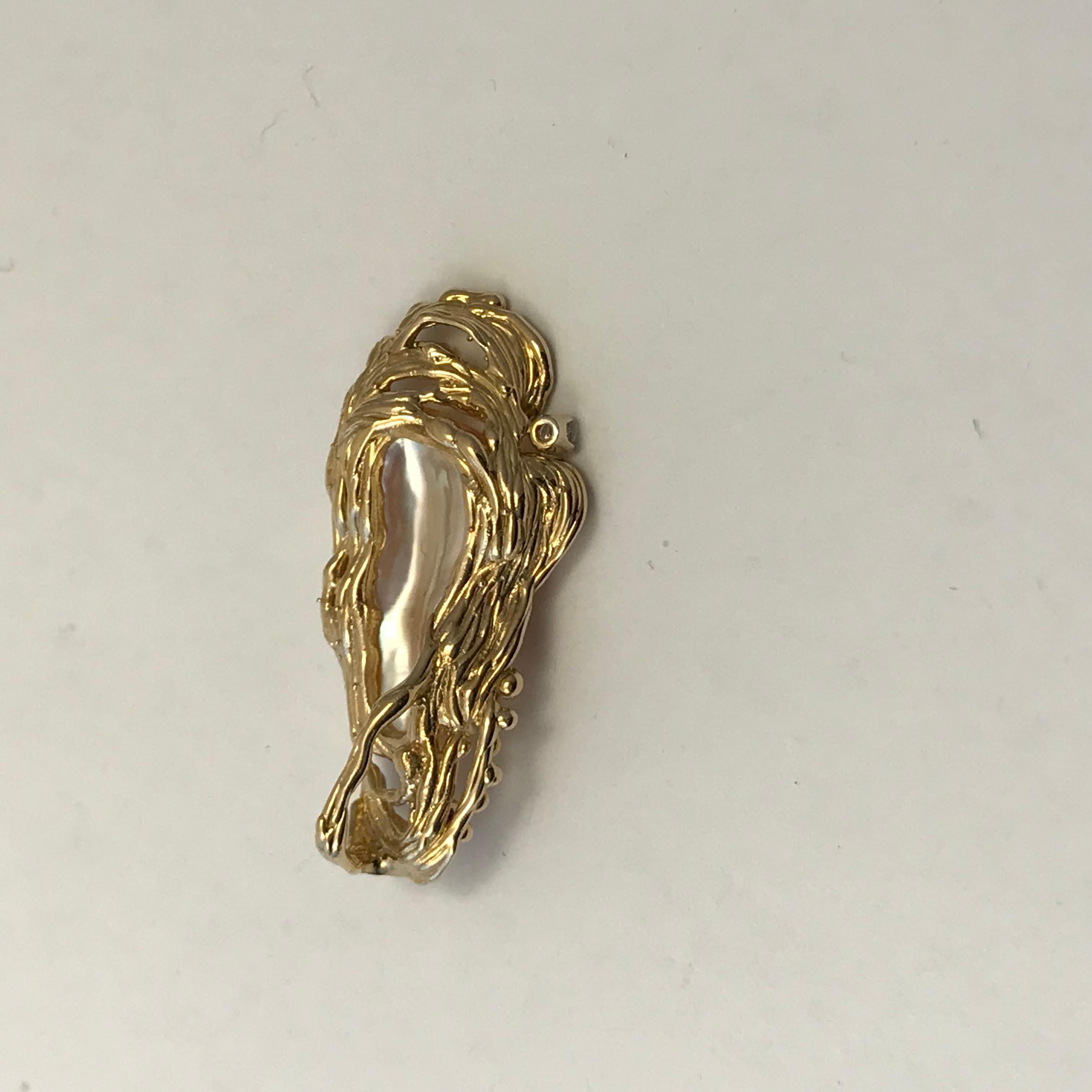 Biwa Pearl Pendant Set in 14 Karat Yellow Gold and Diamonds For Sale 1