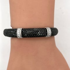 Estate Judith Ripka White and Black Round Diamond Bangle Bracelet in 18K Gold