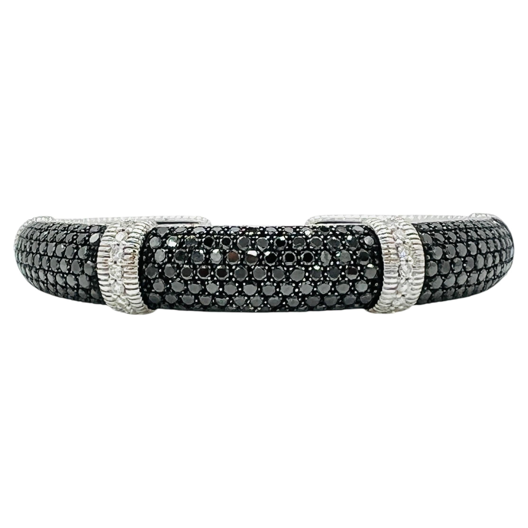 Pre-owned Judith Ripka Estate White And Black Round Diamond Bangle Bracelet In 18k Gold