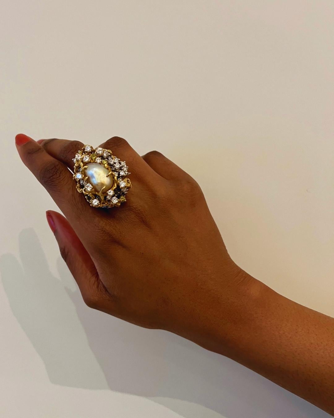 1970s Arthur King, Large South Sea Pearl, Diamond and Gold Cocktail Ring In Excellent Condition In New York, NY