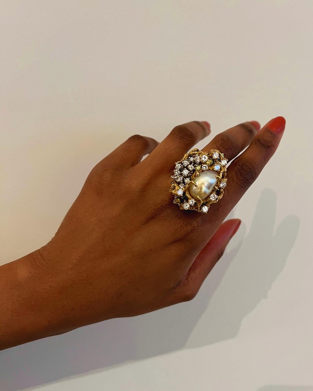 Women's or Men's 1970s Arthur King, Large South Sea Pearl, Diamond and Gold Cocktail Ring