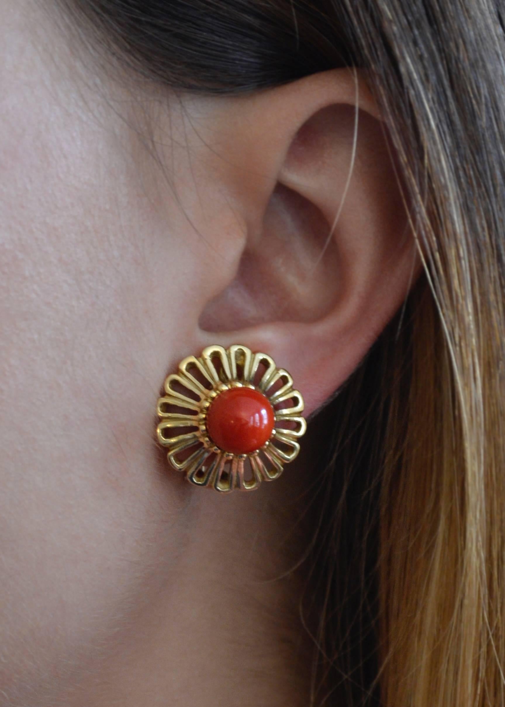Women's Van Cleef & Arpels Coral Gold Floral Earrings