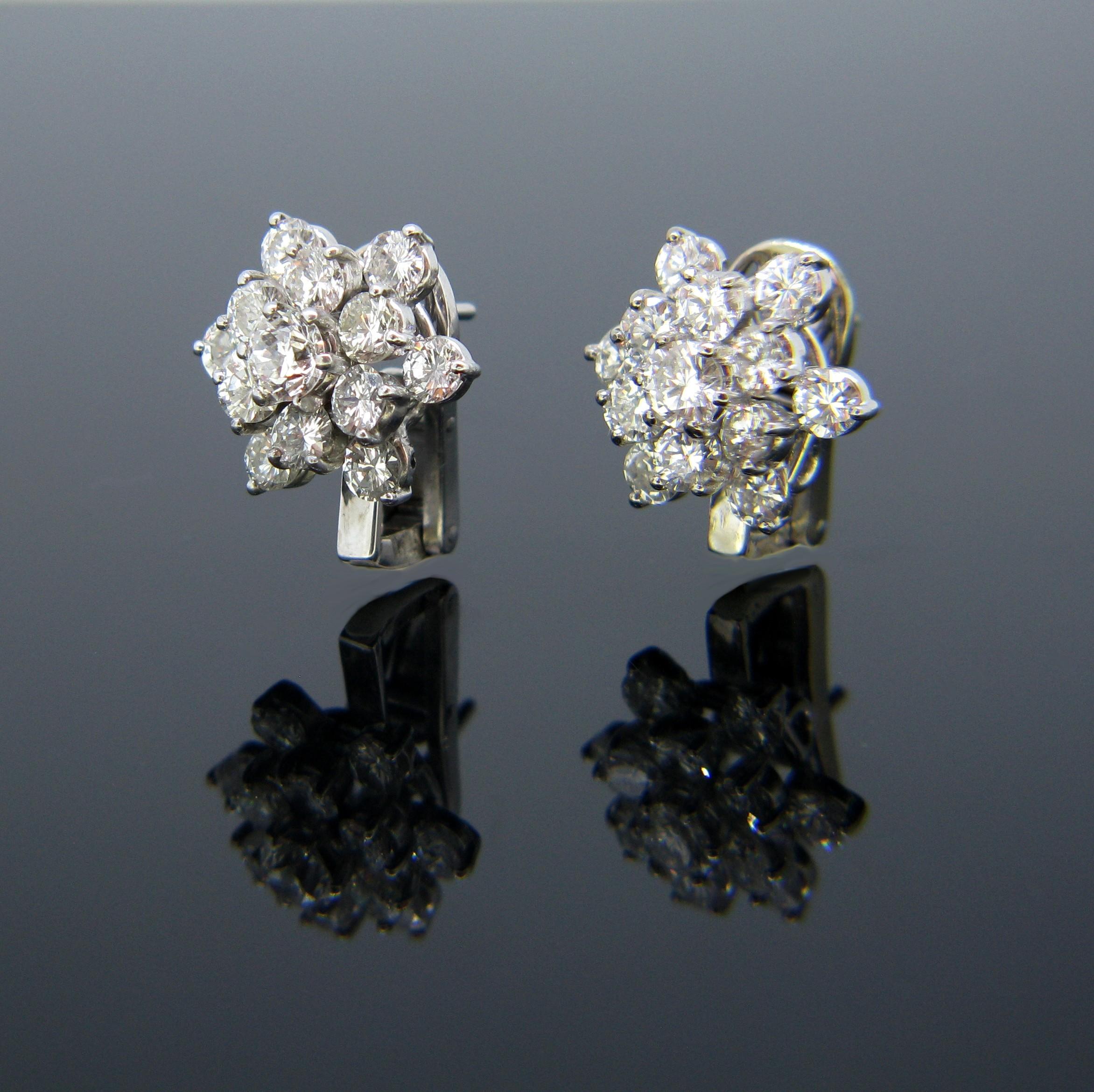 Women's or Men's Modern Round Brilliant Diamonds White Gold Platinum Earrings Clips