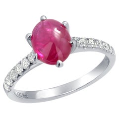 Anillo de compromiso vintage de oro de 18 quilates con rubí de Birmania de 2,10 quilates de diamantes
