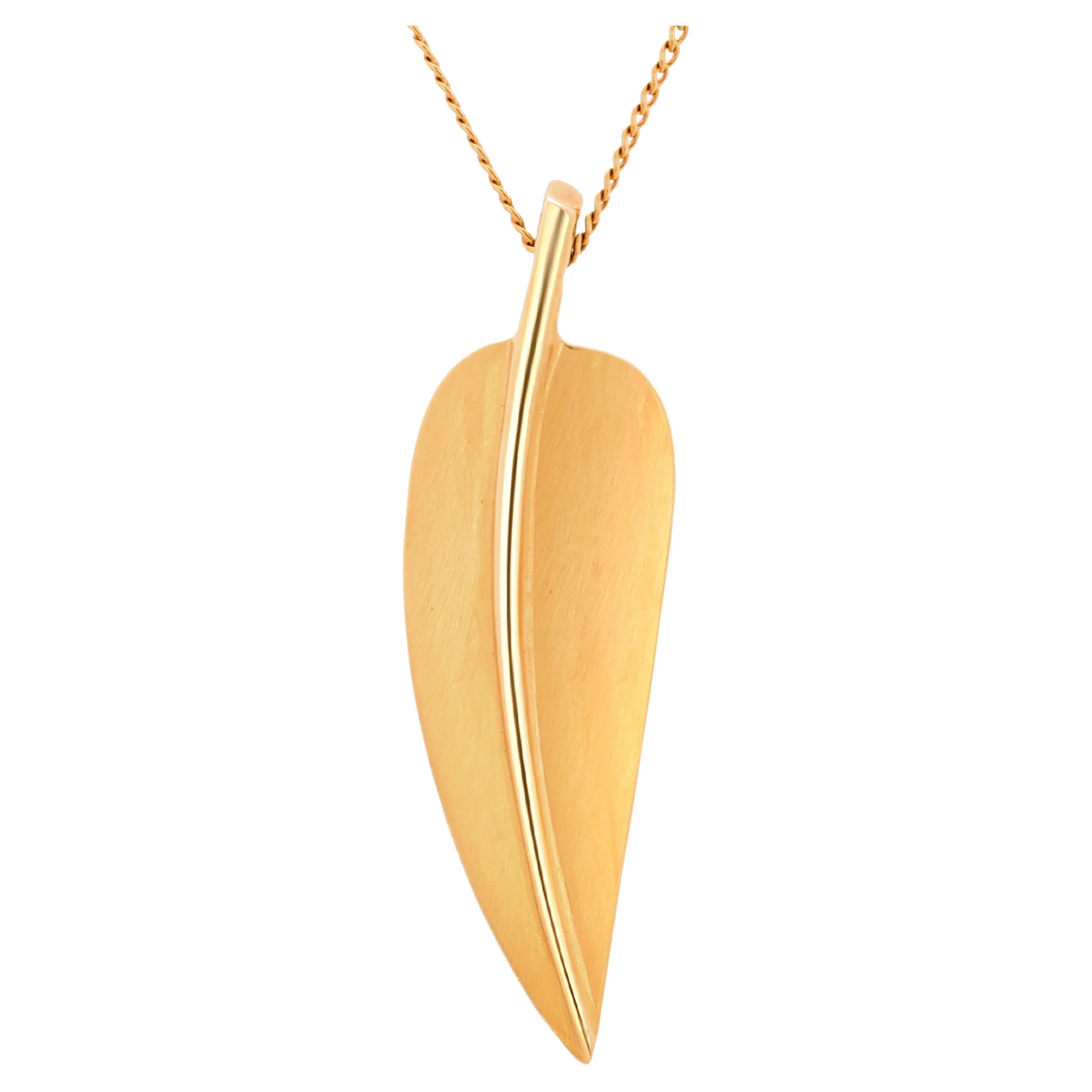 Rare Vintage Tiffany & Co 18 Karat Yellow Gold Angela Cummings Leaf Pendant Neck
