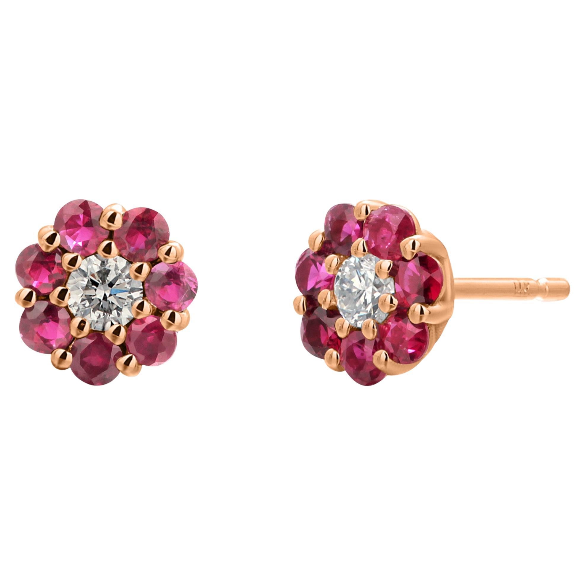 Mini clous d
oreilles en or jaune 14 carats avec grappes de fleurs en rubis et diamants