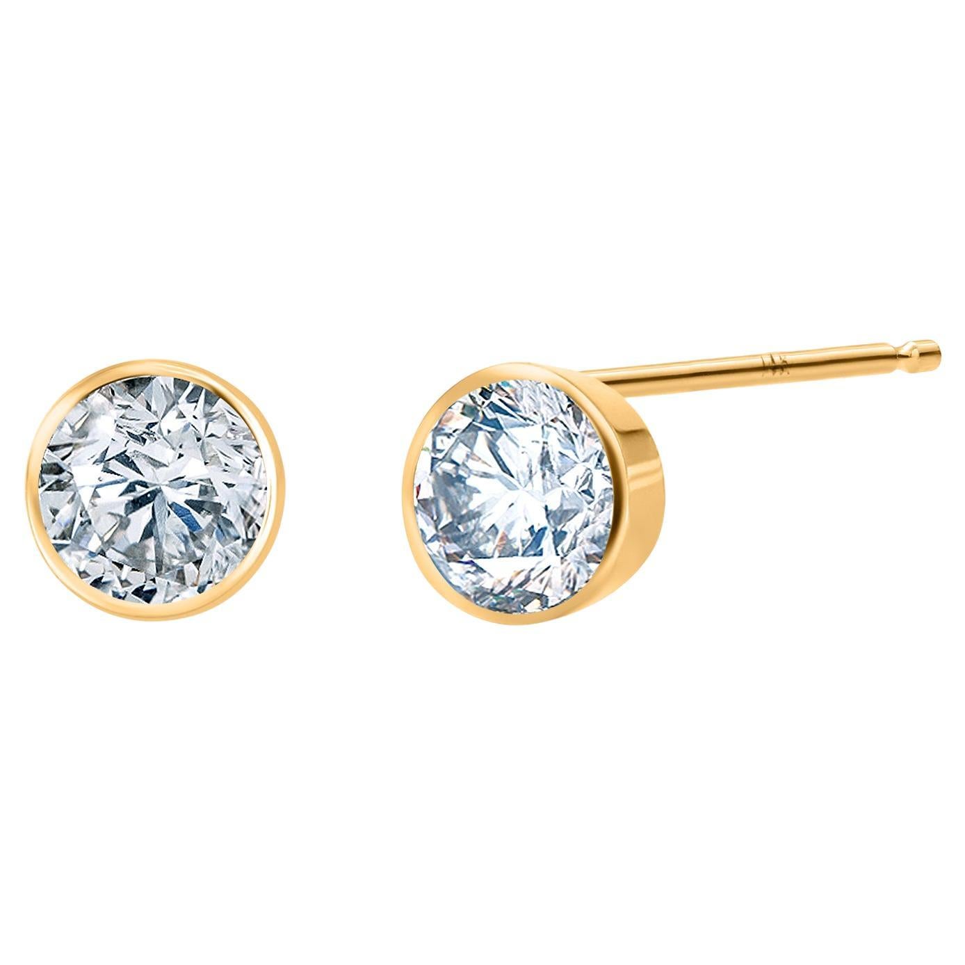 Orecchini Elegance senza tempo in oro giallo 14K con castone e diamanti incastonati in vendita