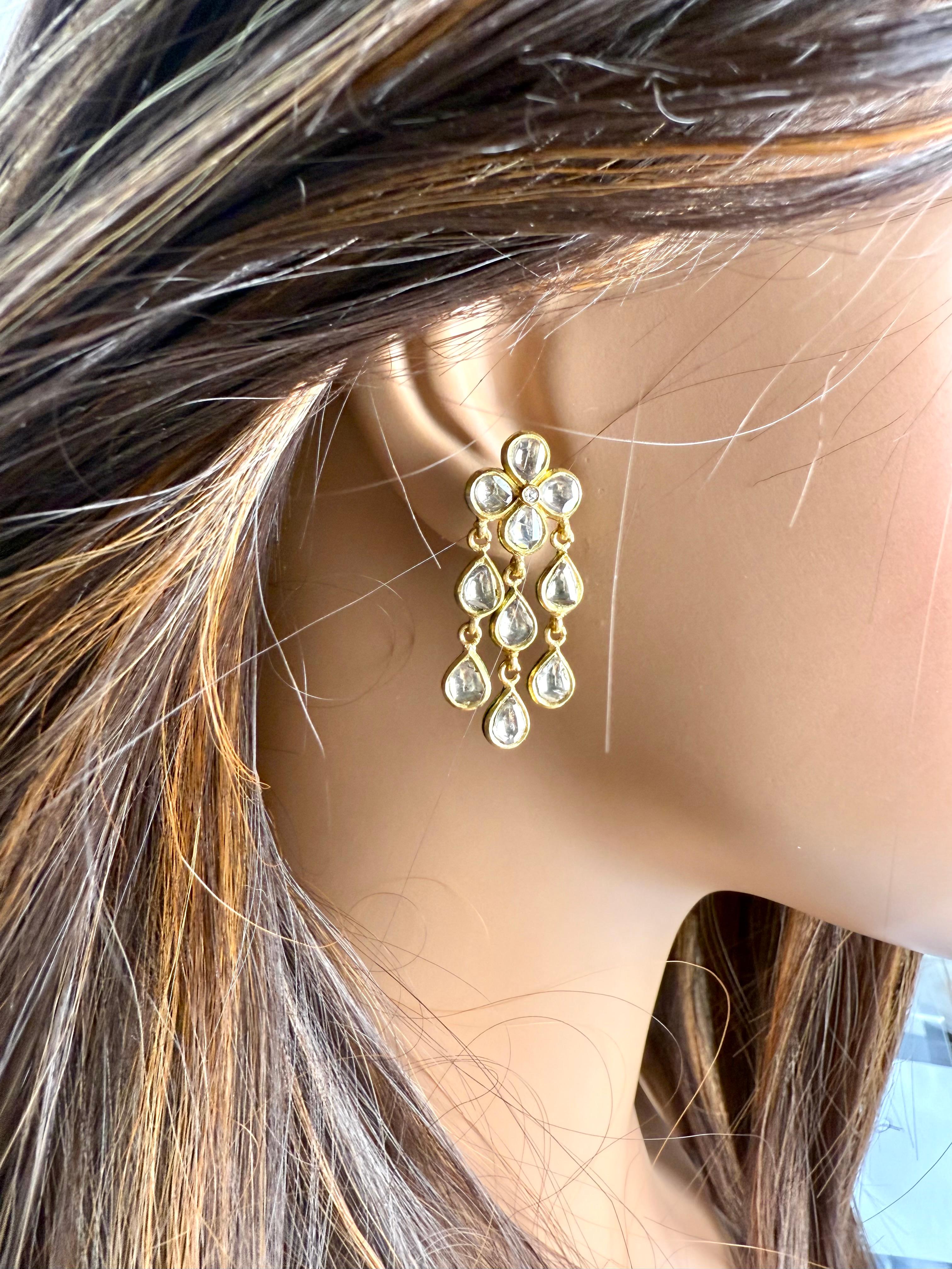 Boucles d'oreilles pendantes en or 14K Polki, diamant et émail Meenakari, faites à la main en vente 1