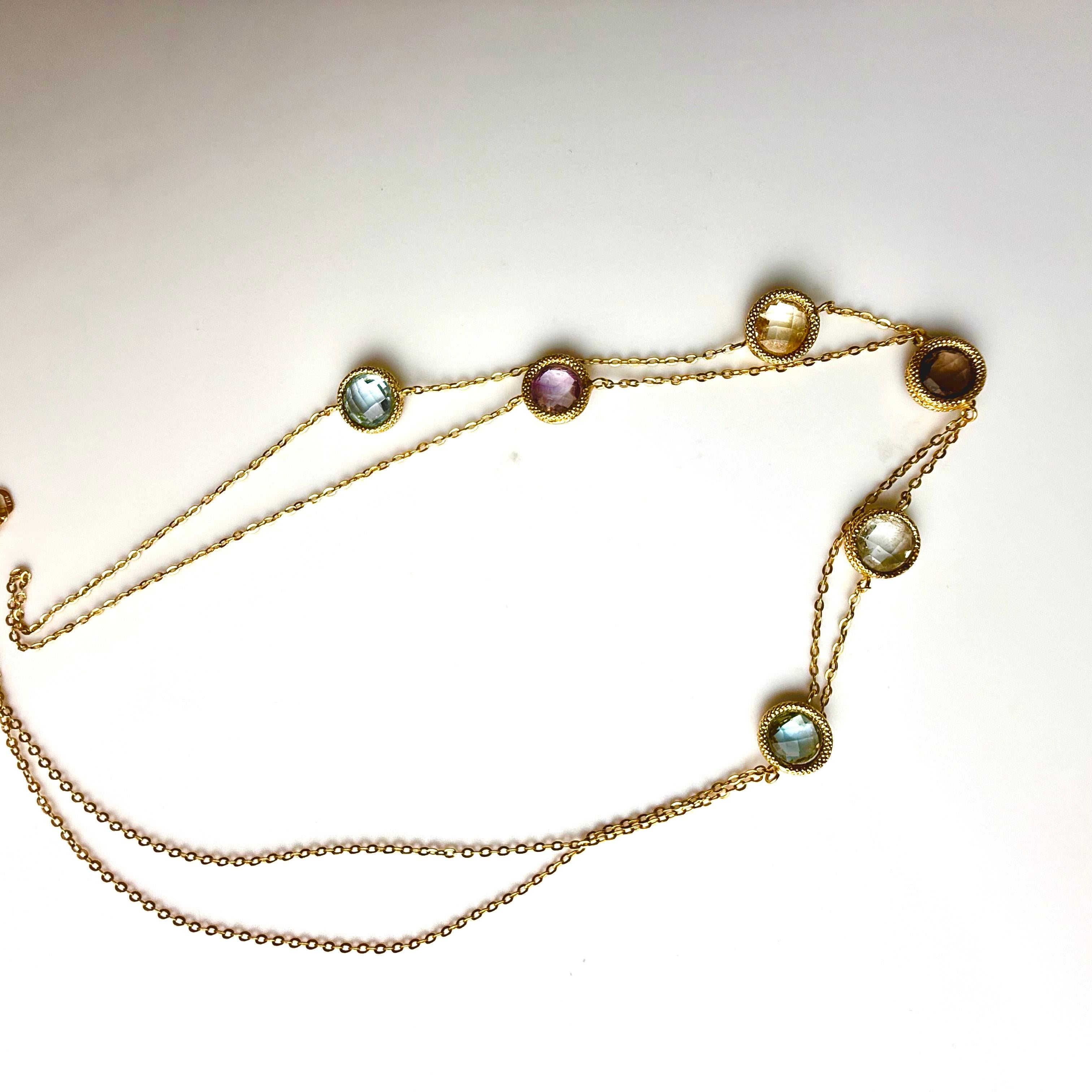 Donna Collana a stazione con pietre preziose in oro 14K di Milor, lunga 33 pollici in vendita