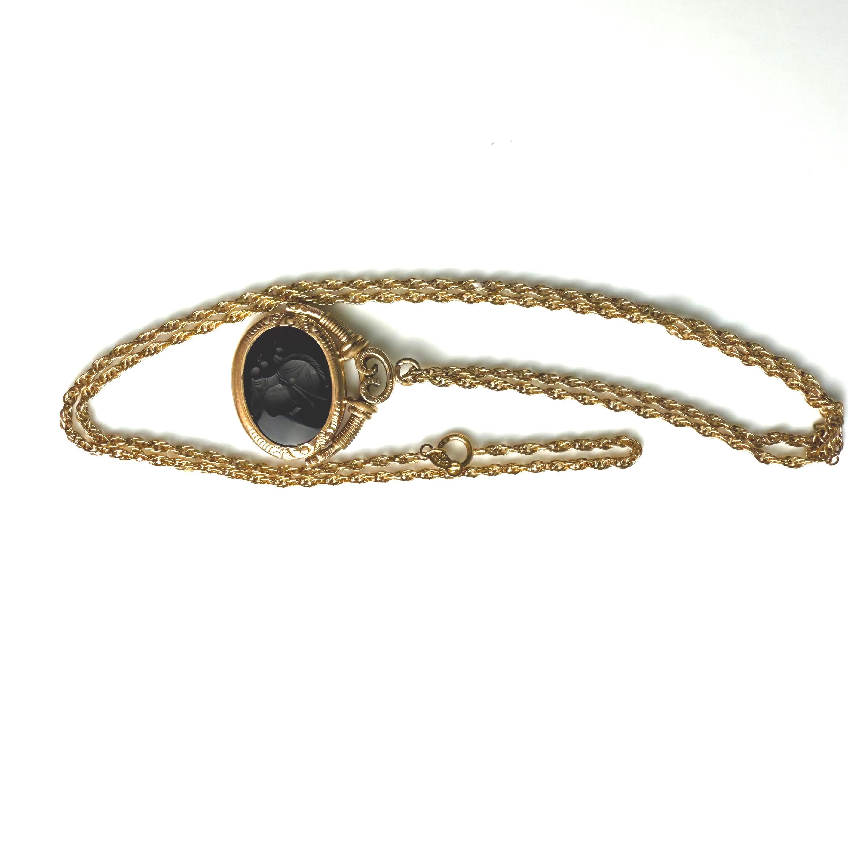 Début du 20e siècle, camée en creux en or 14k, collier de corde de 24 inc. en vente 1