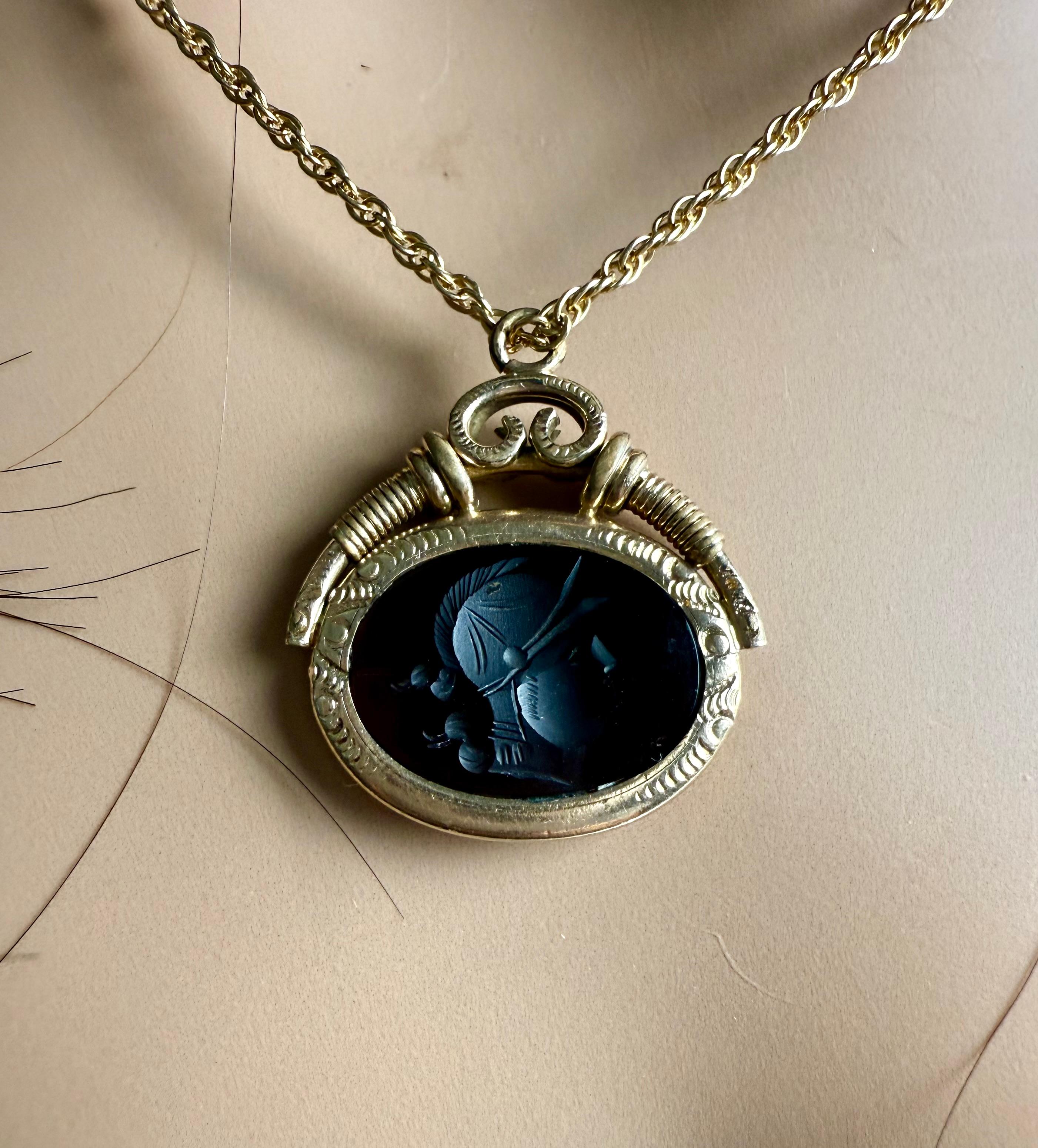 Début du 20e siècle, camée en creux en or 14k, collier de corde de 24 inc. en vente 2