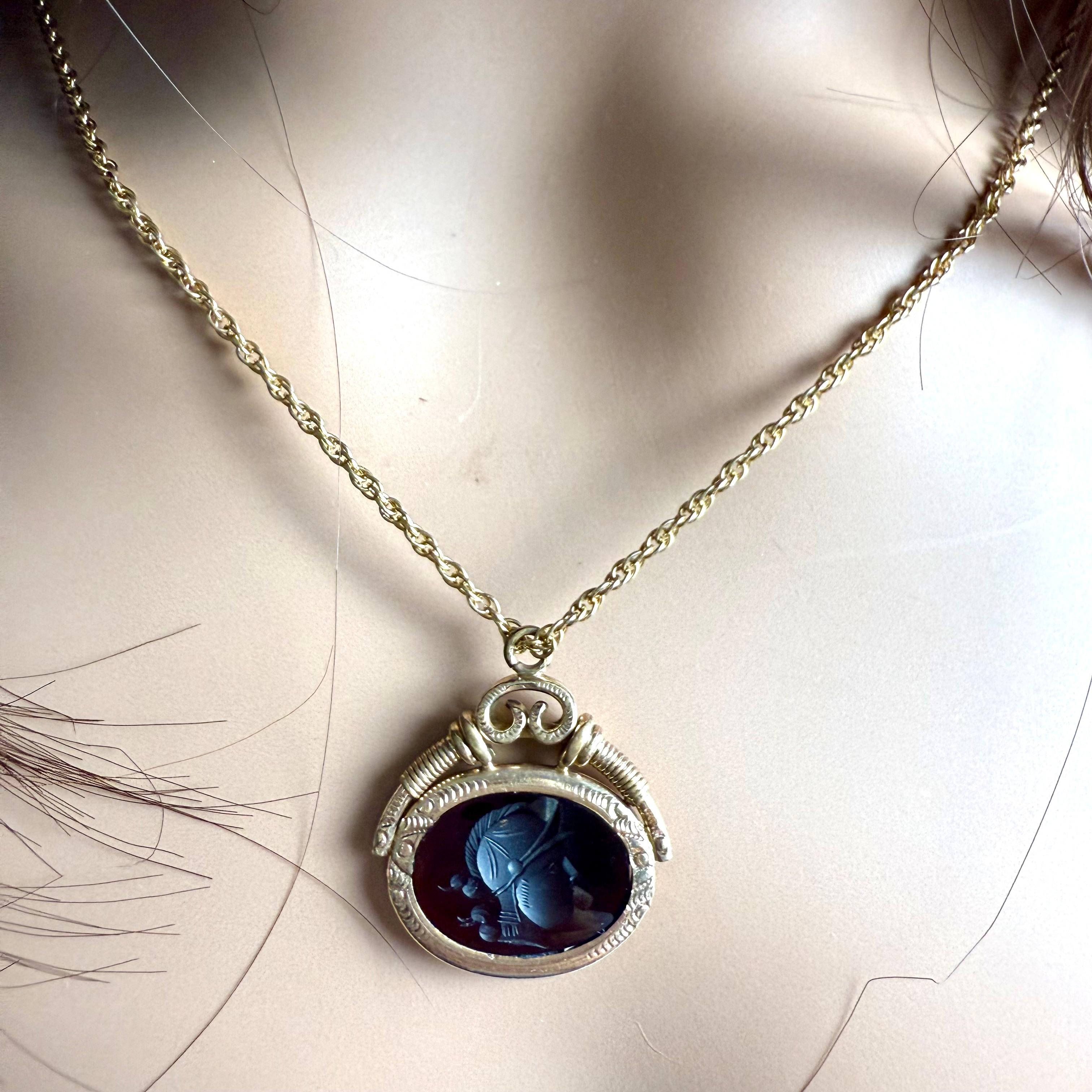 Début du 20e siècle, camée en creux en or 14k, collier de corde de 24 inc. en vente 4