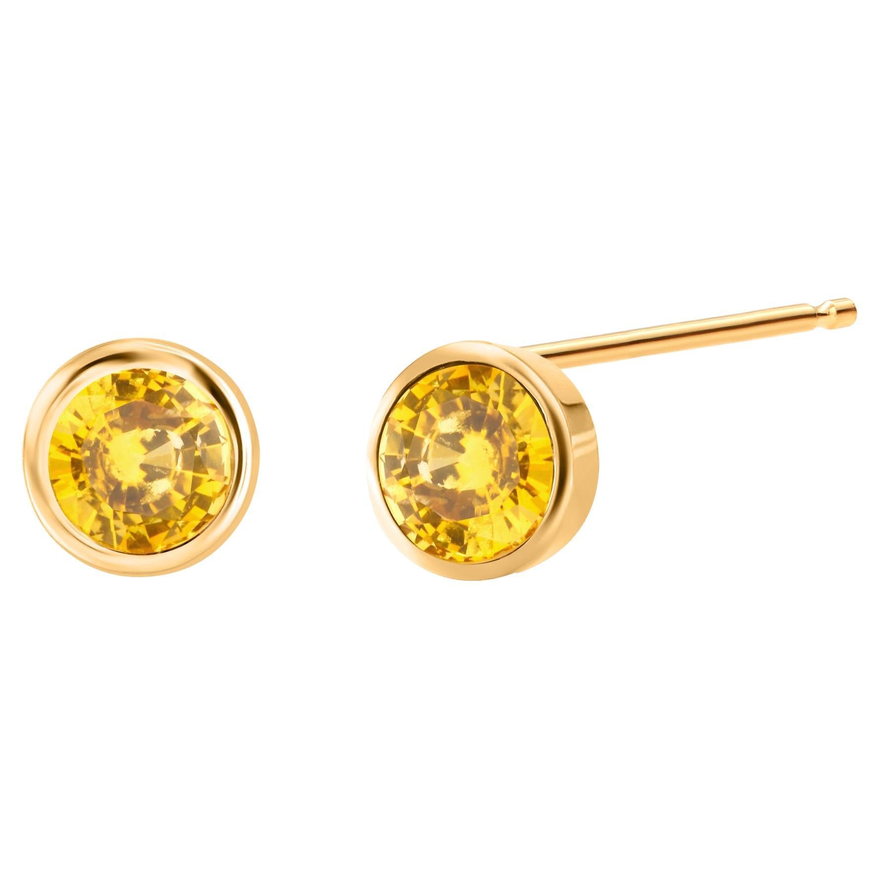 Orecchini a perno con zaffiro giallo di Ceylon in oro giallo 14K in vendita