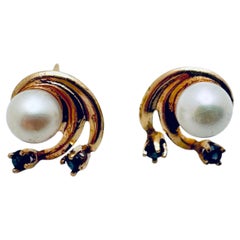 14K Yellow Gold Pearl and Blue Sapphire Stud Earrings, Modern Design