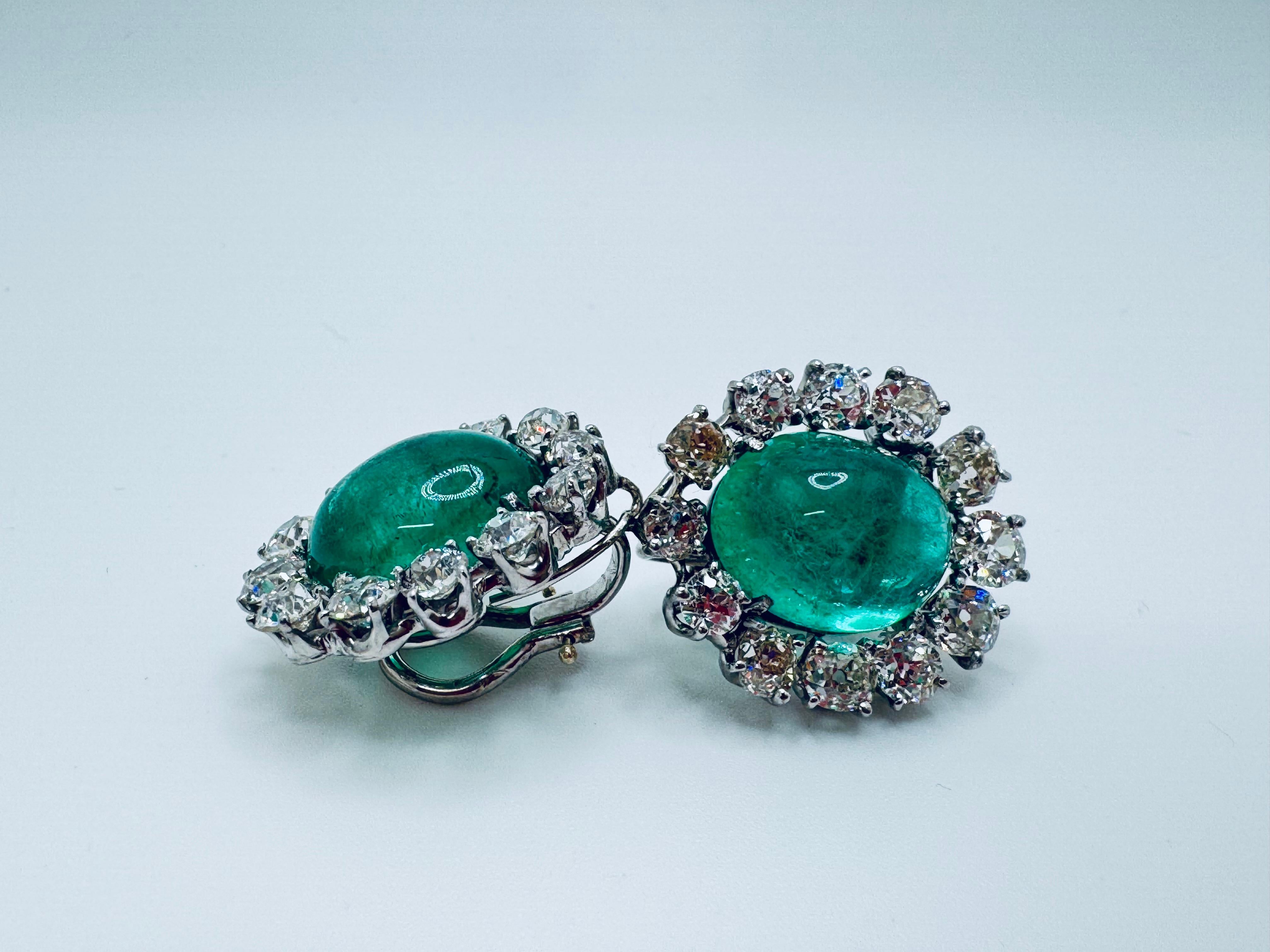 Orecchini a clip in stile Art Déco edoardiano con smeraldo cabochon e diamanti in vendita 6