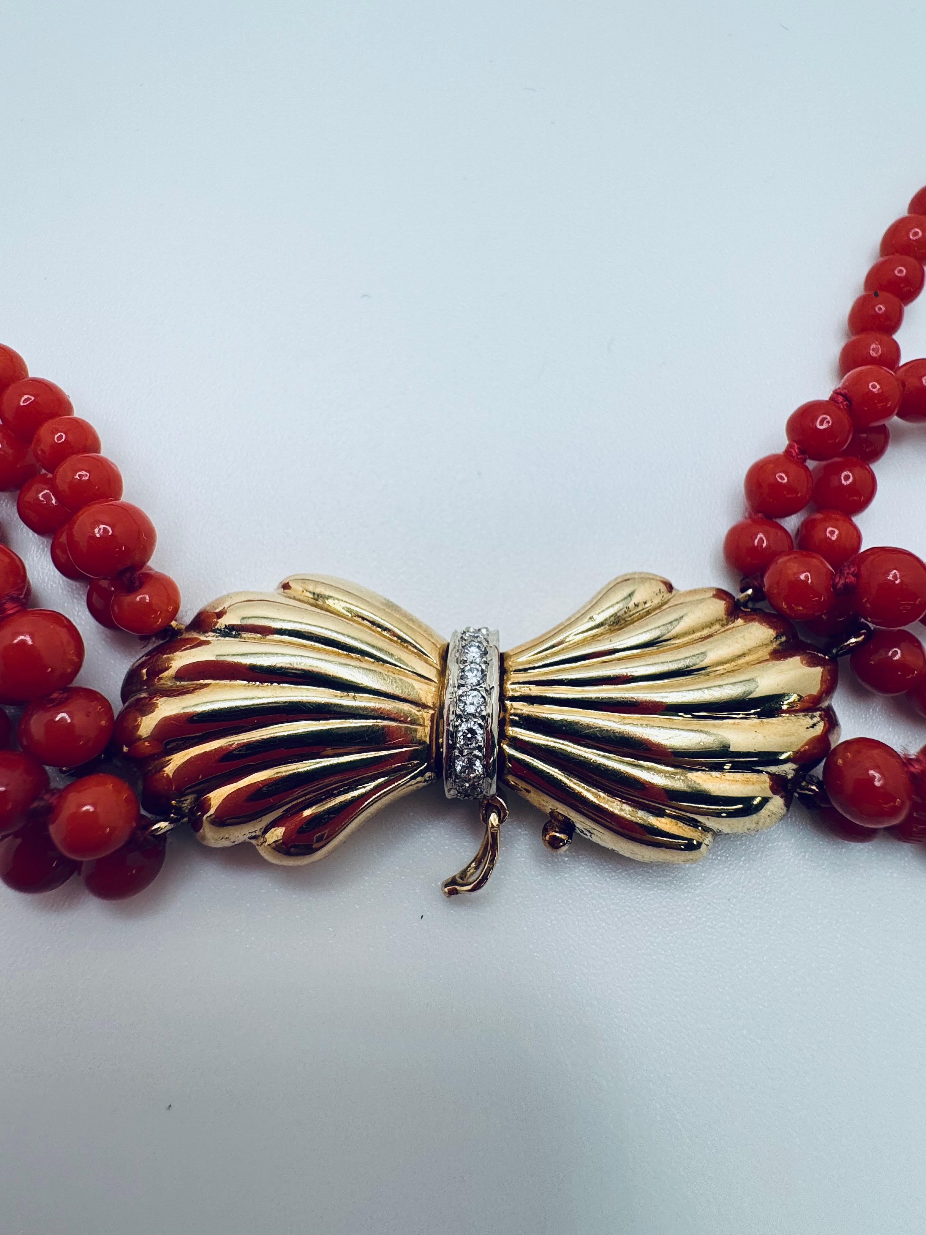 Collana di corallo con perline intrecciate in vendita 2