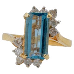 Light Blue Topaz and Diamond Ring, 14 Karat Yellow Gold Fashion Cocktail Ring