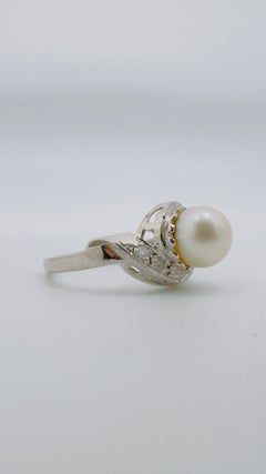 18 Karat White Gold, Tahitian White Pearl with 0.10ct Diamonds, Size 5