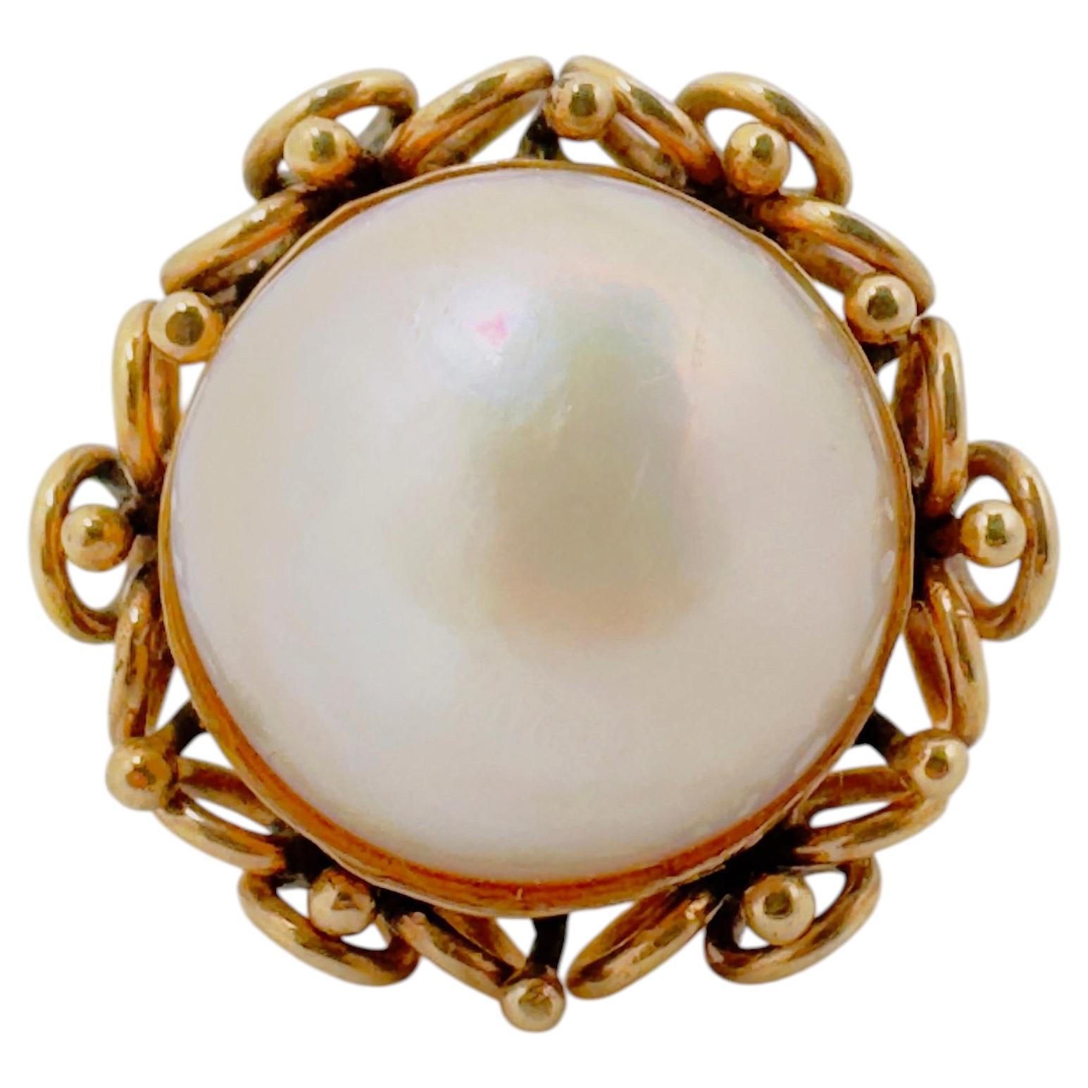 14 Karat Yellow Gold, Bezel Set Large Mabe Cream Pearl, Size 5.75 For Sale