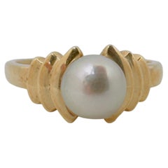 Tahitian Grey Pearl, 14 Karat Yellow Gold Scallop Ring Design, Size 7