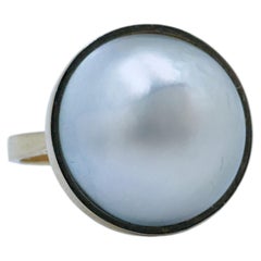 Anello con perla Mabe grigia a cupola in oro giallo 14 carati, misura 6