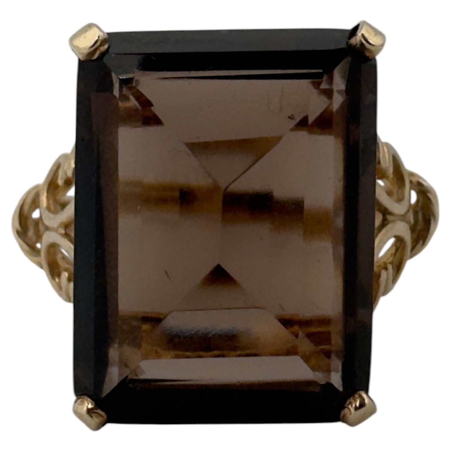 Medium Dark Cushion-cut Smoky Quartz, 11.40ct, 14 Karat Yellow Gold, Size 7
